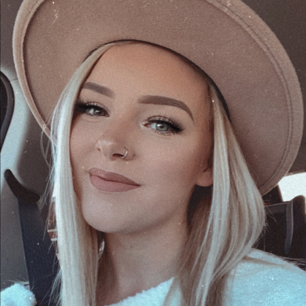 Meet your Posher, Madie